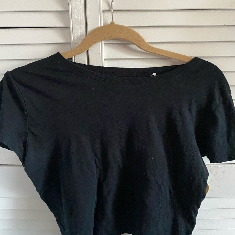 black basic pacsun tee